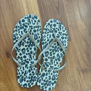 Old Navy Leopard Print Women's Slippers